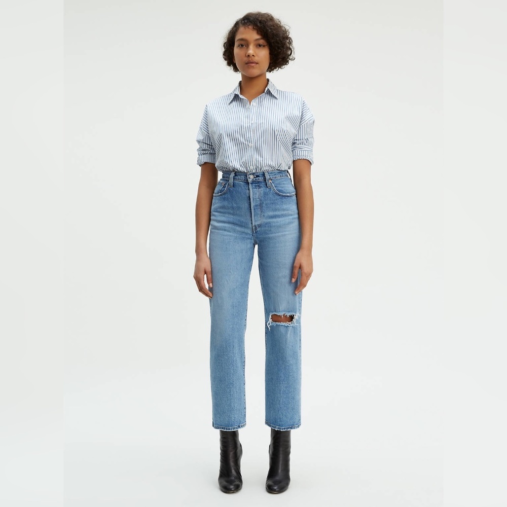 Levi's Ribcage Straight in Size 28